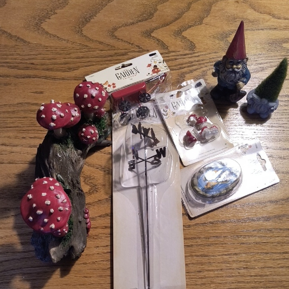 Garden Gnome and Mushroom Decor Set